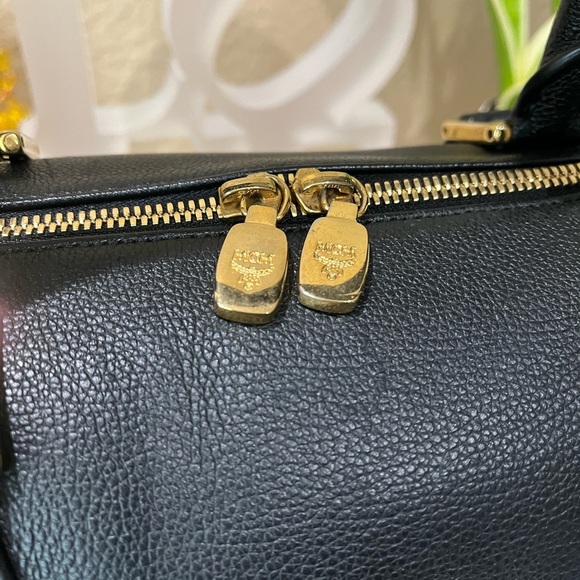 MCM BLACK LEATHER HANDBAG - Picture 7 of 14